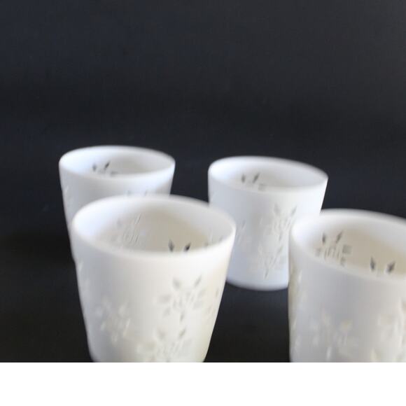 Set of 4 White Ceramic Tealight Holders with Sunflower Cutout Design - Picture 2 of 10